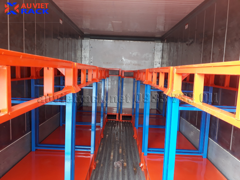 pallet sắt xếp chồng
